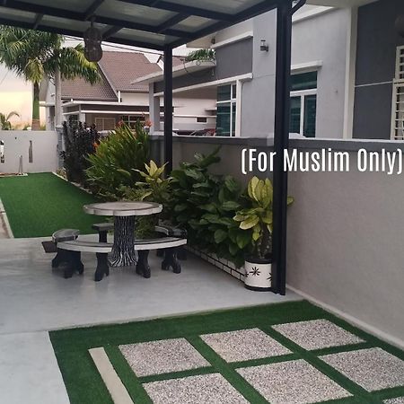 Illa Bella Homestay Jasin Εξωτερικό φωτογραφία