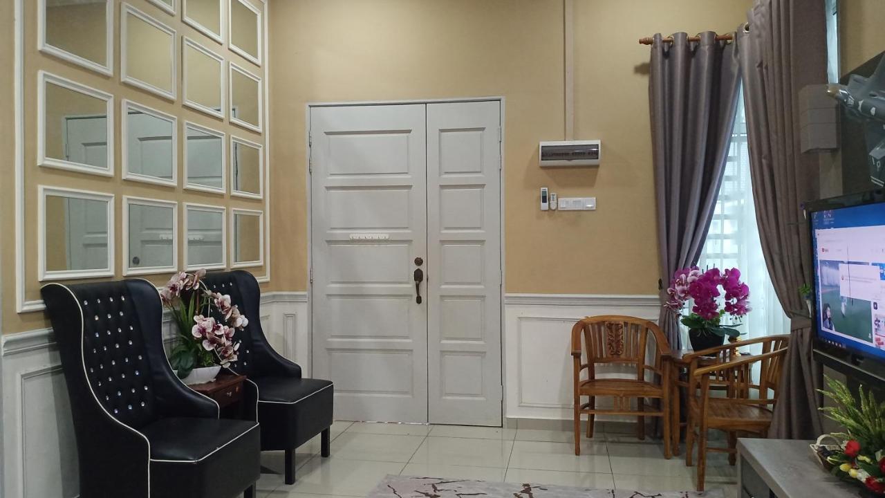 Illa Bella Homestay Jasin Εξωτερικό φωτογραφία