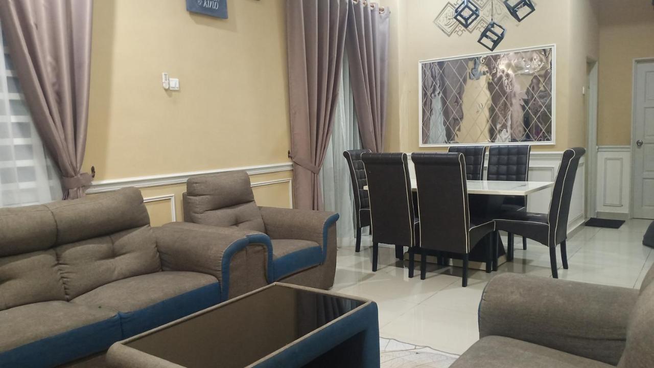 Illa Bella Homestay Jasin Εξωτερικό φωτογραφία
